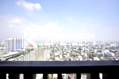 Condos for sale : Special unit at an attractive price Life Ladprao near BTS Ha Yaek Lat Phrao