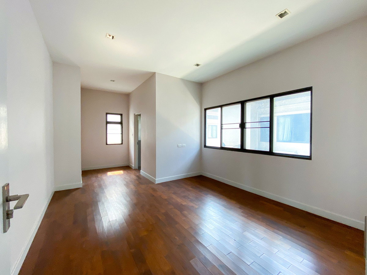 รูป ขายบ้านเดี่ยวไซส์ใหญ่ Bangkok Boulevard พระราม 9 สภาพใหม่ 4 นอน 4 น้ำ 16.9ลบ. - รูปที่ 22/42