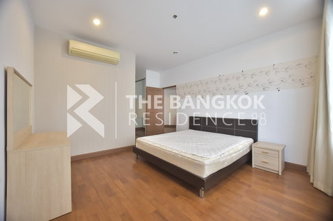 Siri Residence near BTS Phrom Phong Room available, great price
