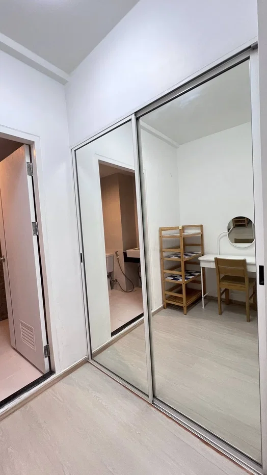 picture A034305 ASHER PRIVÉ SUTTHISAN - 1/5