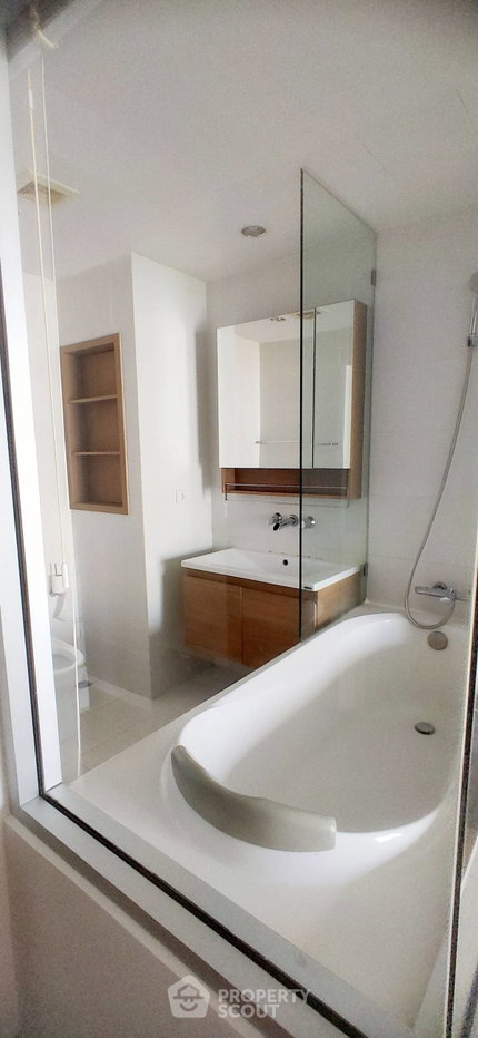 picture 1-BR Condo at The Seed Musee Sukhumvit 26 near BTS Phrom Phong (ID 2875556) - 4/8