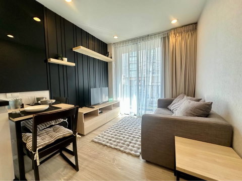 Palm spring Parlor for sale at Nimman soi 5 near Maya mall Tel. 082-3899314 (Boo)