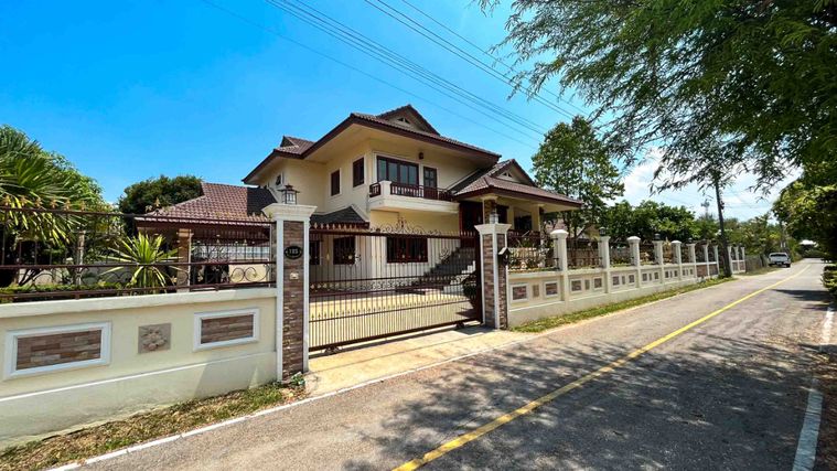 บ้านผู้บริหารให้เช่า โซนสันผักหวาน-แม่เหียะ ติดถนนหลัก ใกล้โรงเรียนนานาชาติหลายแห่ง เชียงใหม่ (EN below)