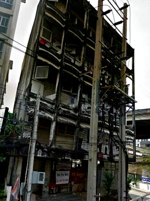 Shophouses for rent Bangna Commercial College : Urgently for rent, 4-storey building, good location, entrance to Sukhu