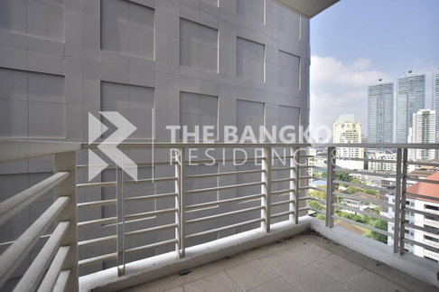 Siri Residence near BTS Phrom Phong Room available, great price