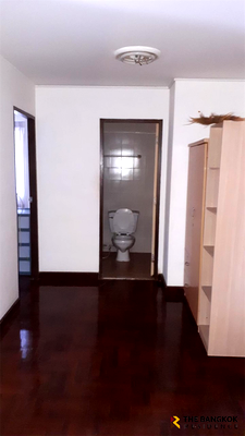 Condos for sale : Petch 9 Tower Special Unit, Stunning Views near Airport Rail Link Phaya Thai Station
