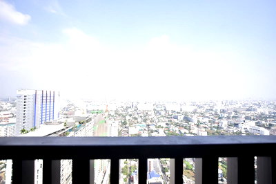 Condos for sale : Life Ladprao near BTS Ha Yaek Lat Phrao Comfortable and Ready to Move-in