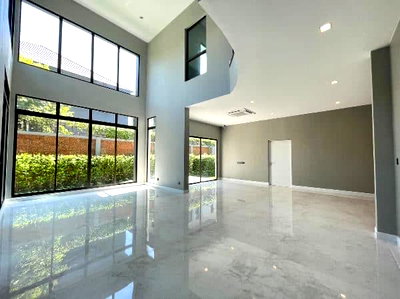 ขายบ้านเดี่ยว : (ขาย!) Grand Bangkok Boulevard East Rama 9 บ้านเปล่า 110ตรวไม่เคยอยู่