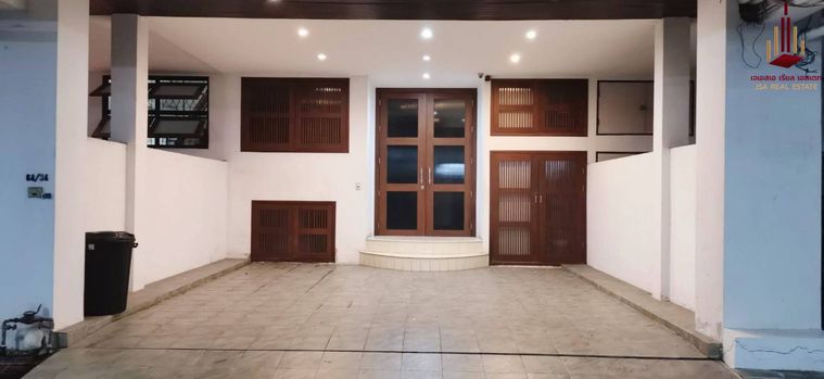 4-bed townhouse for rent, 450 sqm, 31 sq wah, Lotus Point Townhouse