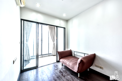 Condos for sale : Easy Start with a City Dweller Lifestyle Ideo Q Phayathai near Airport Rail Link Phaya Thai Station
