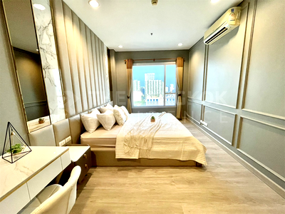 Condos for sale : Intro Phaholyothin - Pradipat Big discount, full deal