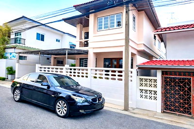 เช่าบ้านเดี่ยว ถนนรัชดาภิเษก : RTลาดพร้าว76–82 บ้าน รับต่างชาติ 4นอน รัชดา18 ประชาอุทิศ เหม่งจ๋าย รวมจอดได้ 5คัน หลังนี้! 3ปีมีครั้ง 2 น้ำ ห้วยขวาง 1 กม. 60 ตร.ว.