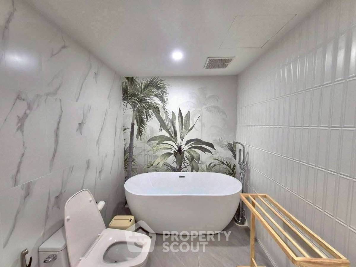 picture 2-BR Condo at Baan Suanpetch Condominium near BTS Phrom Phong (ID 2871002) - 9/14