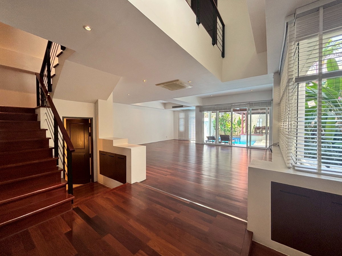 รูป บ้านหรูให้เช่าพร้อมสระว่ายน้ำส่วนตัว พร้อมพงษ์ ** NO CO-AGENT ** - รูปที่ 9/24