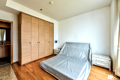 Condos for rent : The Empire Place Comfortable and Ready to Move-in