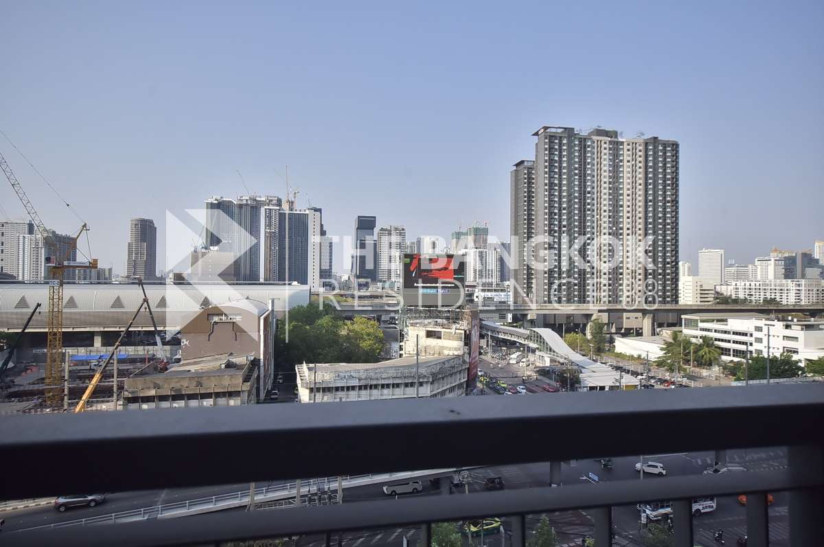 picture Q Asoke near MRT Phetchaburi Station High-potential Location, Not as Expensive as You Think - 2/9