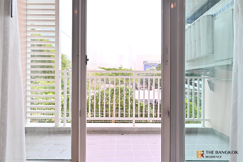 Easy Start with a City Dweller Lifestyle Baan Siri 13