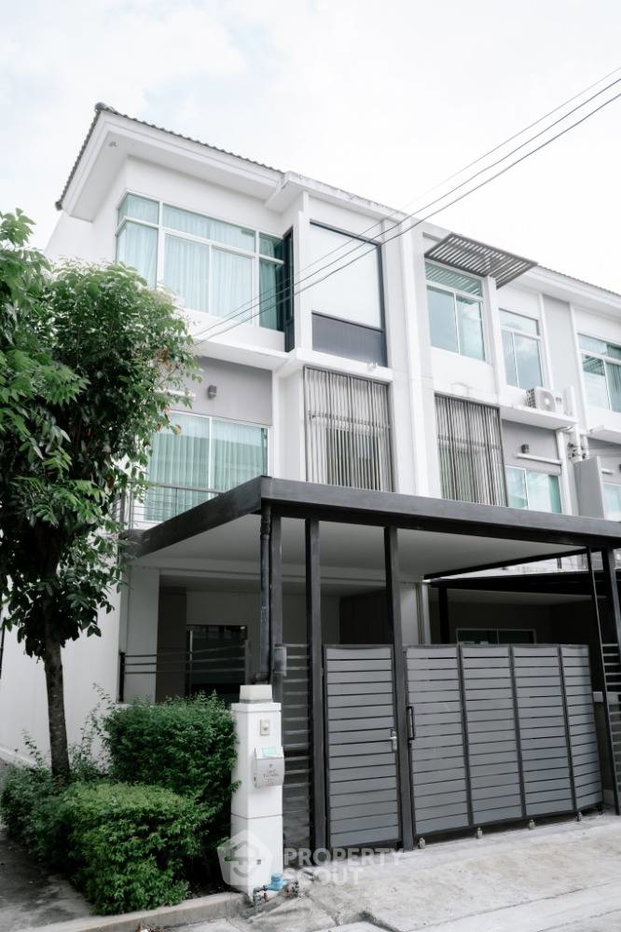 รูป ทาวน์เฮาท์ 3-ห้องนอน ใกล้ MRT สะพานพระนั่งเกล้า (ID 1741739) - รูปที่ 1/16