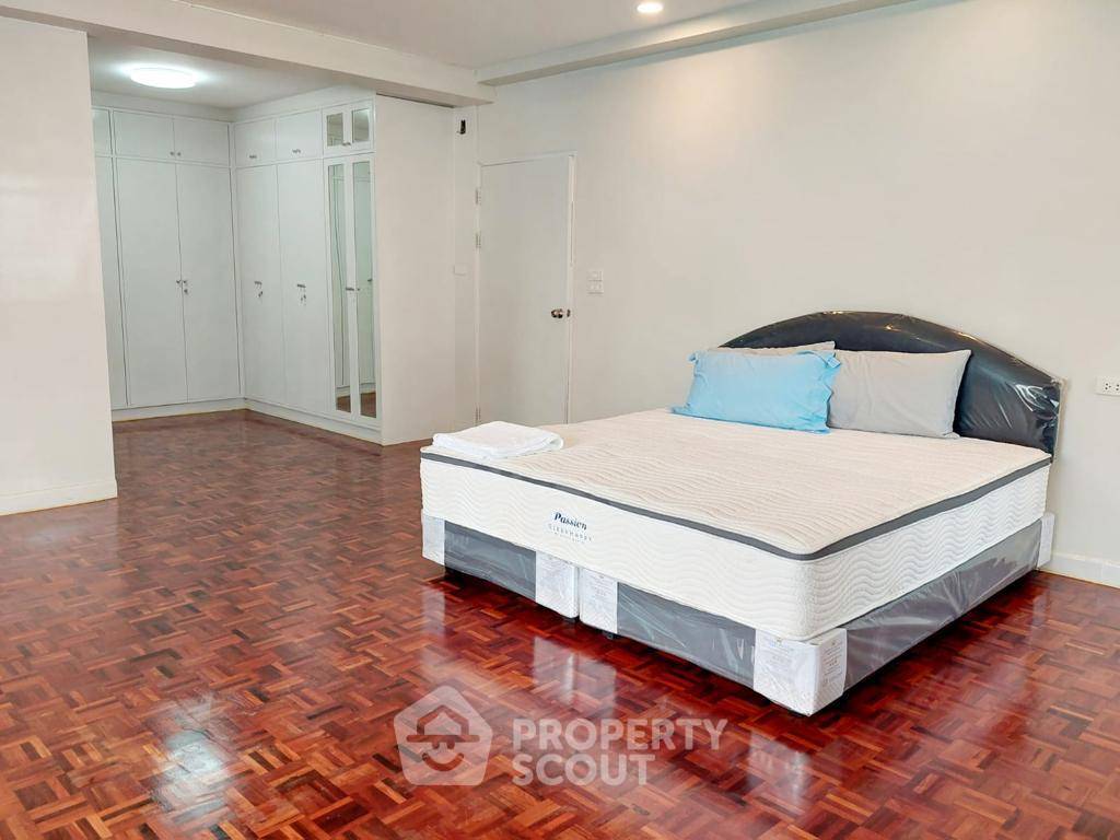 รูป คอนโด 4-ห้องนอน ที่ รีเยนซี่ คอร์ท คอนโดมิเนียม ใกล้ BTS พร้อมพงษ์ (ID 2875398) - รูปที่ 25/26