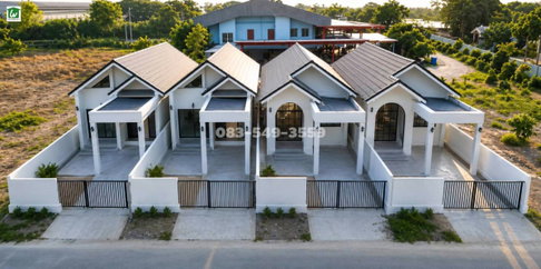 New detached house for sale in the city center, Ban Hae Subdistrict, Mueang District, Ang Thong Province.