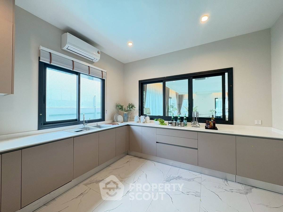 รูป วิลล่า 4-ห้องนอน ที่ เดอะ ลาวิช พัทยา ใกล้ เมืองพัทยา (ID 2876774) - รูปที่ 6/10