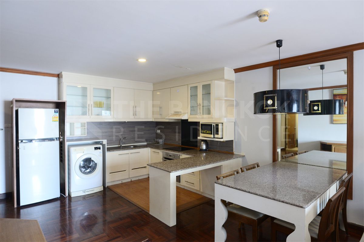 picture Petch 9 Tower Surrounded by Facilities near Airport Rail Link Phaya Thai Station - 3/10