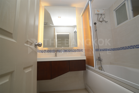 Life@Sathorn 10 Room available, ready to move in near BTS Saint Louis