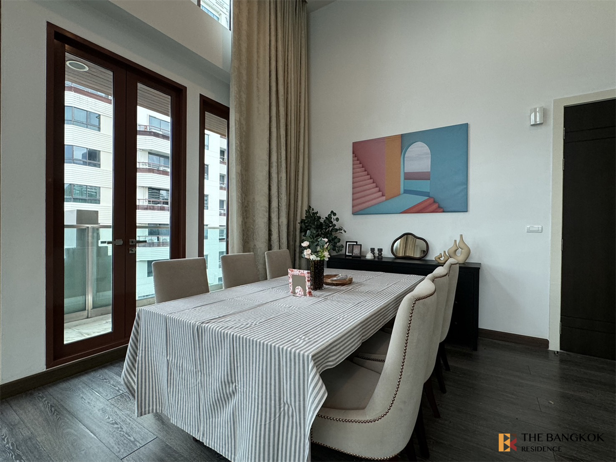 picture The Crest Ruamrudee condominium  Luxury Unit, Ready for You Without the Wait - 7/10