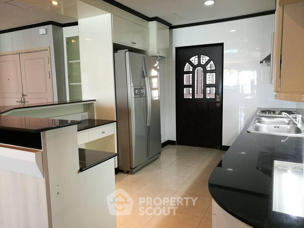 รูป คอนโด 3-ห้องนอน ที่ สาธร การ์เด้นส์ ใกล้ MRT สีลม (ID 2877147) - รูปที่ 15/23