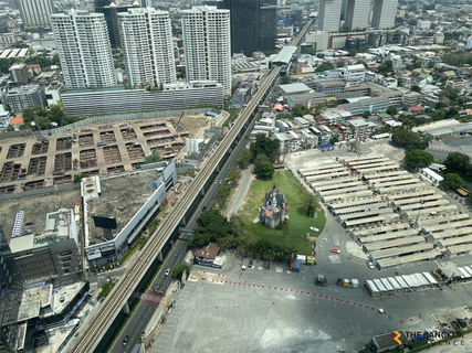 Life Phahon - Ladprao Comfortable and Ready to Move-in near BTS Ha Yaek Lat Phrao