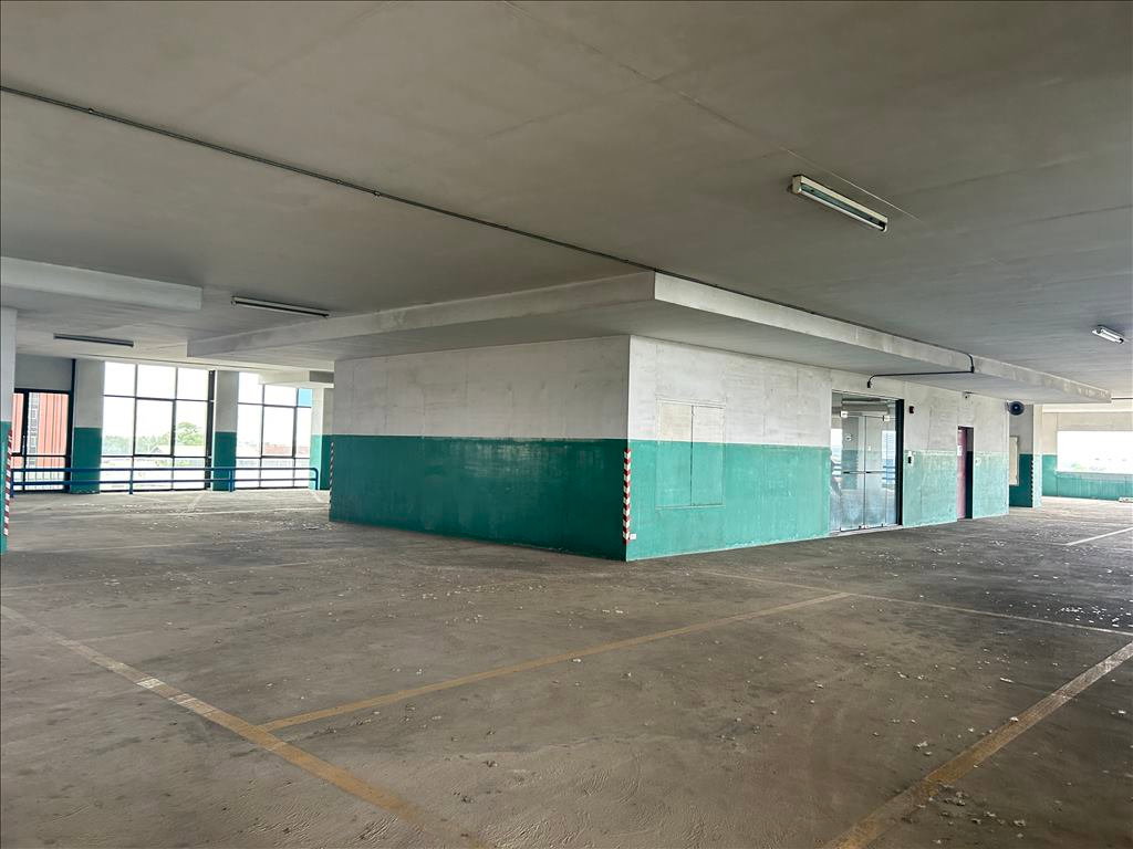 picture Office Building on Srinagarindra Road For Sale - 16/19