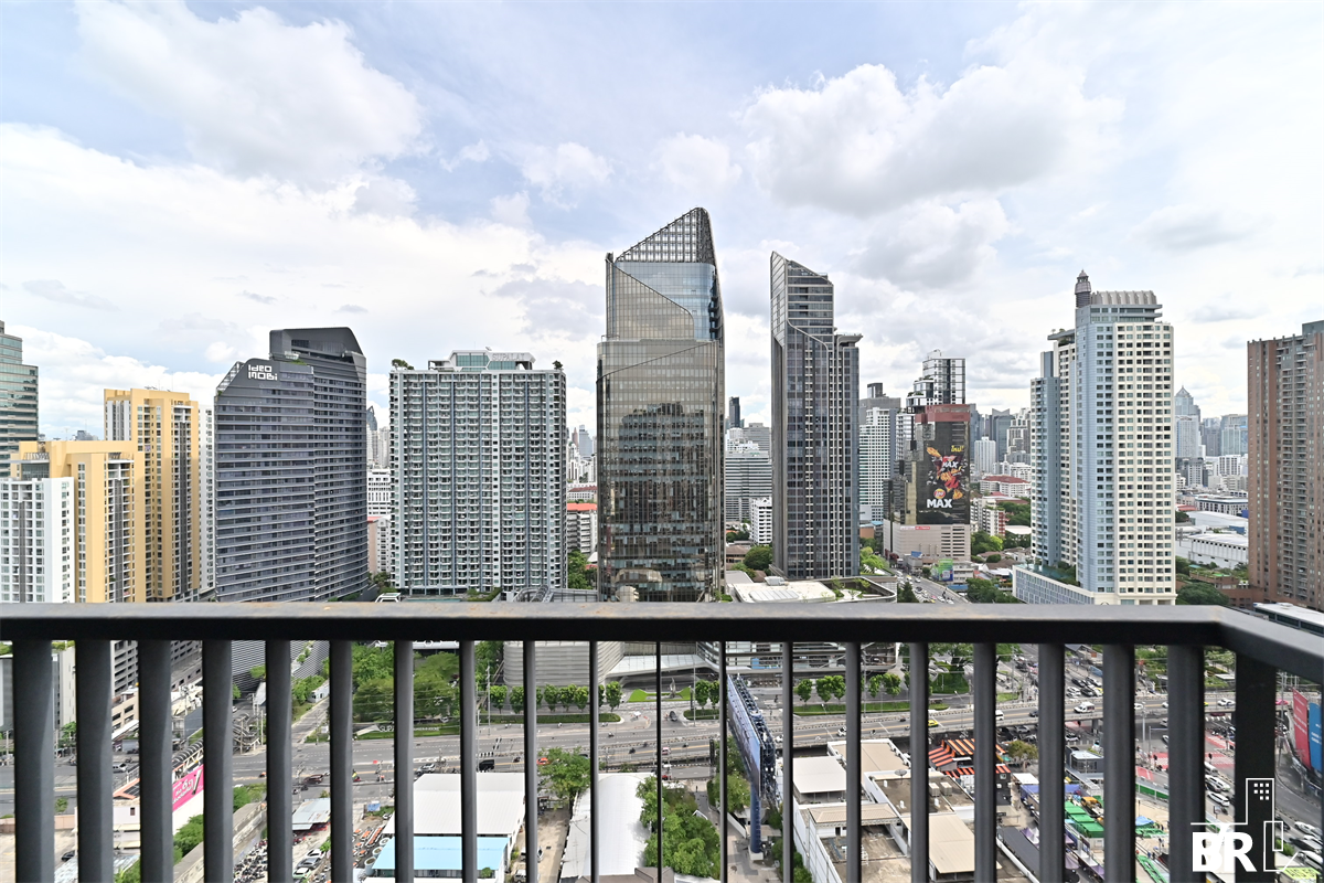 picture Life Asoke near MRT Phetchaburi Station Room available, ready to move in - 9/10