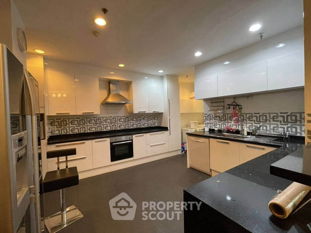 picture 2-BR Condo at The Madison near BTS Phrom Phong (ID 2872519) - 4/20
