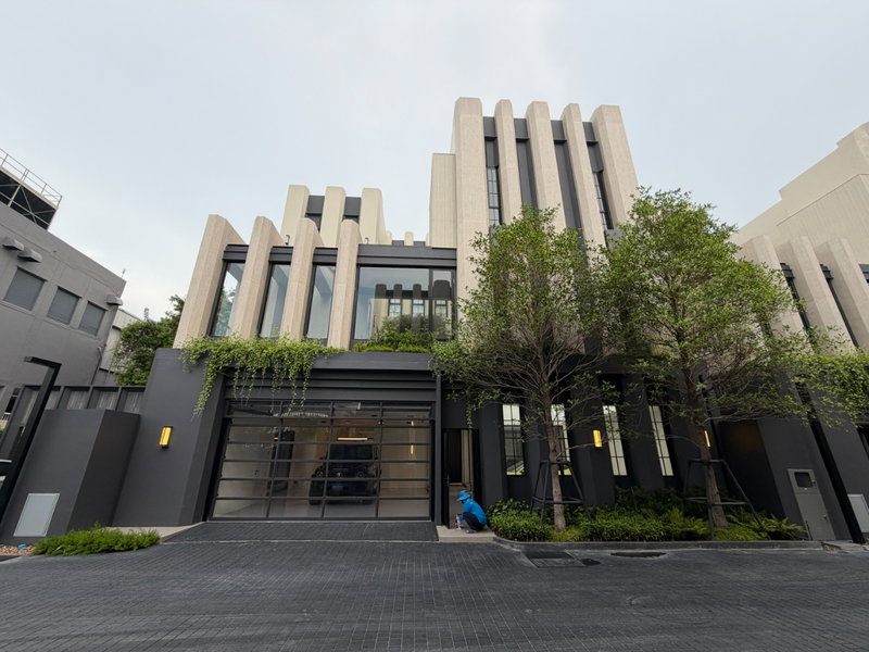 ขายบ้านเดี่ยว : DAVEN Rama 9 บ้านเดี่ยว Luxury Pool Villa บนถนนพระราม 9 ใกล้ The Nine พระราม 9