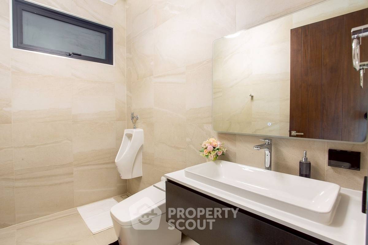 รูป วิลล่า 3-ห้องนอน ที่ ปาล์มฮิลส์ กอล์ฟ คลับ แอนด์ เรสซิเดนซ์ ใกล้ เดอะ เวเนเซีย (ID 2880409) - รูปที่ 28/32