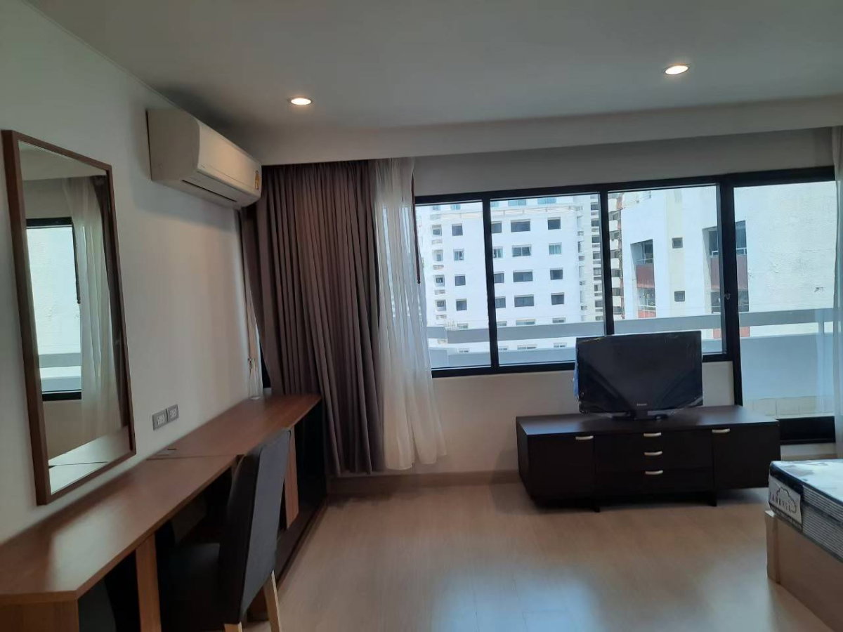 รูป ให้เช่า ประสานมิตร เพลส ห้องใหญ่ 137 ตรม. 2 ห้องนอน 2 ห้องน้ำ / 60,000 บาท ใกล้ อโศก - รูปที่ 6/12
