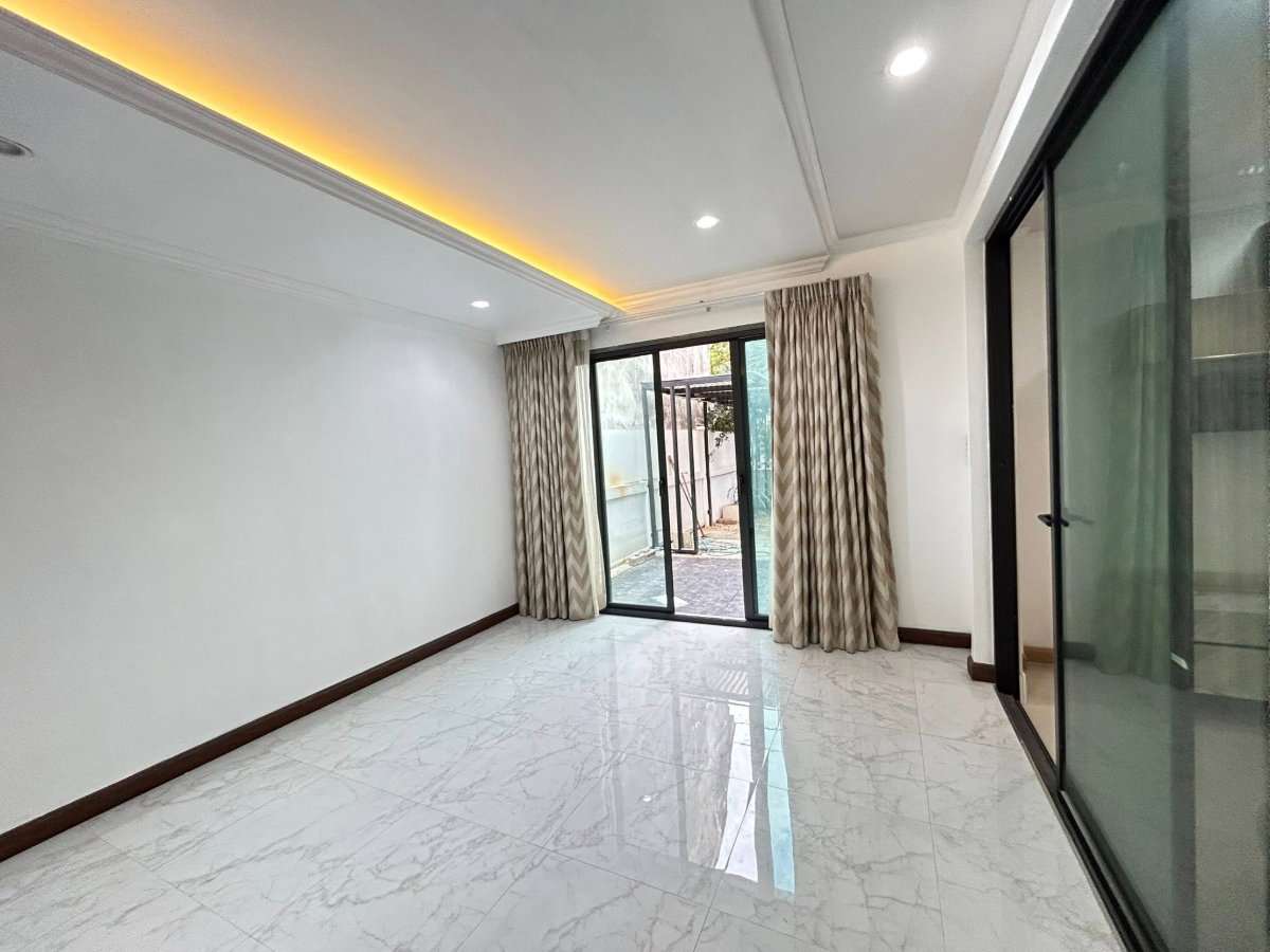 รูป WS7402 🏡🔥 บ้านเดี่ยวหรู 3 ชั้น ประชาราษฎร์บำเพ็ญ 10 ใกล้ MRT ห้วยขวาง เพียง 70,000 บาท / เดือน - รูปที่ 11/19