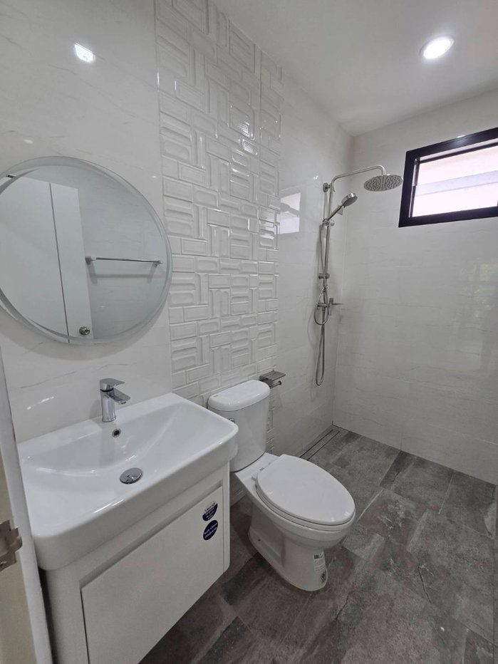 รูป บ้านเดี่ยวหลังใหญ่ กว้างมาก ทำเลดี หมู่บ้าน อยู่เย็น หลังมุมใน ซอยรามอินทรา 34 แยก 20 บางเขน แถมเฟอร์, แอร์ - รูปที่ 45/53