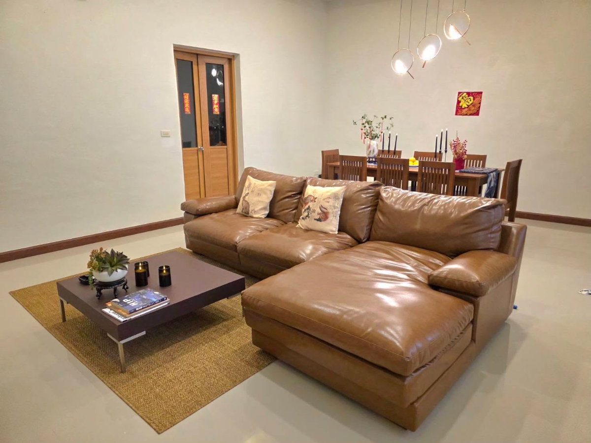 picture Experience Timeless Elegance at this 100-Year-Old Heritage Home in Surawong! 🏛️ - 1/22