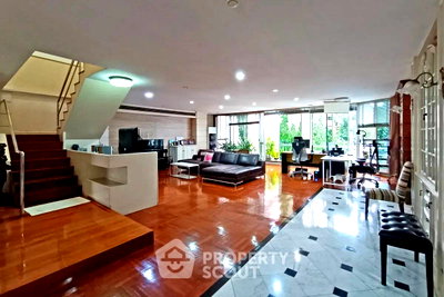 Condos for sale Rama 3 Road : 4-BR Condo at Premier Condominium near BTS Phrom Phong (ID 2873783)