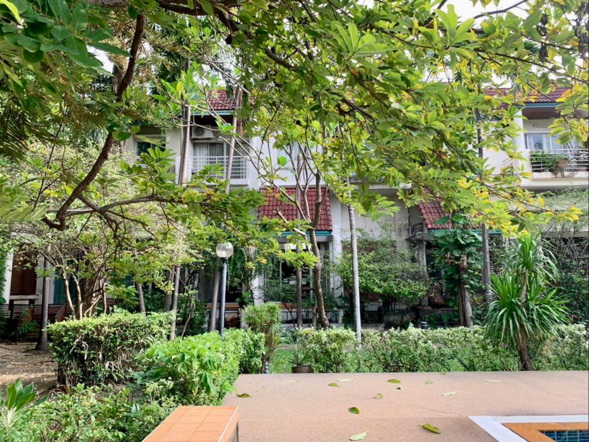 รูป ให้เช่าทาวน์เฮ้าส์ 3 ชั้นครึ่ง หมู่บ้านไพรเวทวิลล่า นวมินทร์ 135 วิวสวนและสระว่ายน้ำ เหมาะทั้งอยู่อาศัยและทำ Home Office - รูปที่ 24/24