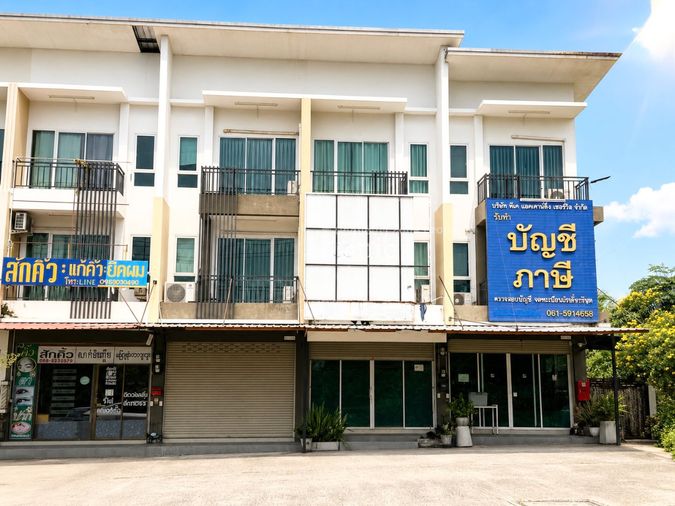 ให้เช่าอาคารพาณิชย์ 3 ชั้น ใกล้อ่างเก็บน้ำหนองค้อ ศรีราชา