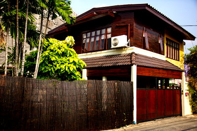 บ้านเดี่ยว ถนนอินทามระ : ขายบ้านเดี่ยวไม้สัก ไม้เนื้อแดง สไตล์ Thai Contemporary ใจกลางอินทามระ 40 – พื้นที่สีเขียวผืนใหญ่ 129 ตร.ว.
