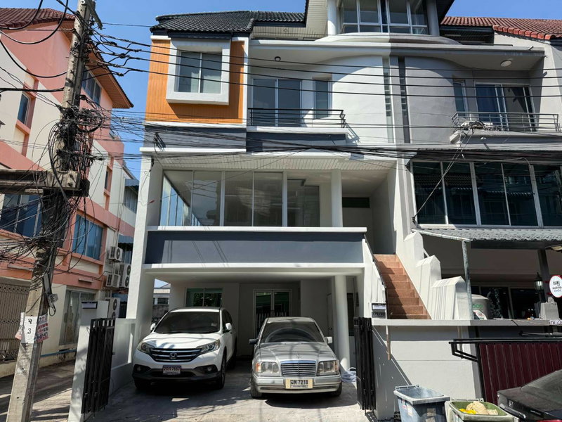 ขายโฮมออฟฟิศ : S1225 🏢✨ขายด่วน โฮมออฟฟิศ หมู่บ้าน สินธานี รัชดา-ลาดพร้าว 80 ใกล้ MRT ลาดพร้าว 71 เพียง 5.8M เท่านั้น