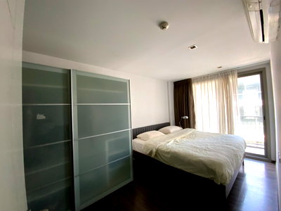 Condos for sale : Sansiri condo for sale sukhumvit soi 64