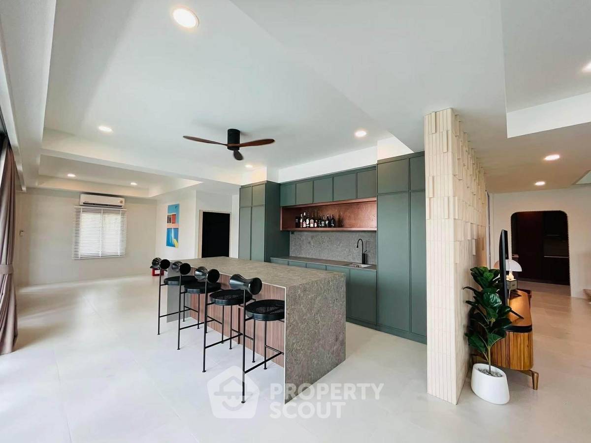 รูป วิลล่า 4-ห้องนอน ใกล้ เมืองพัทยา (ID 2878725) - รูปที่ 6/23