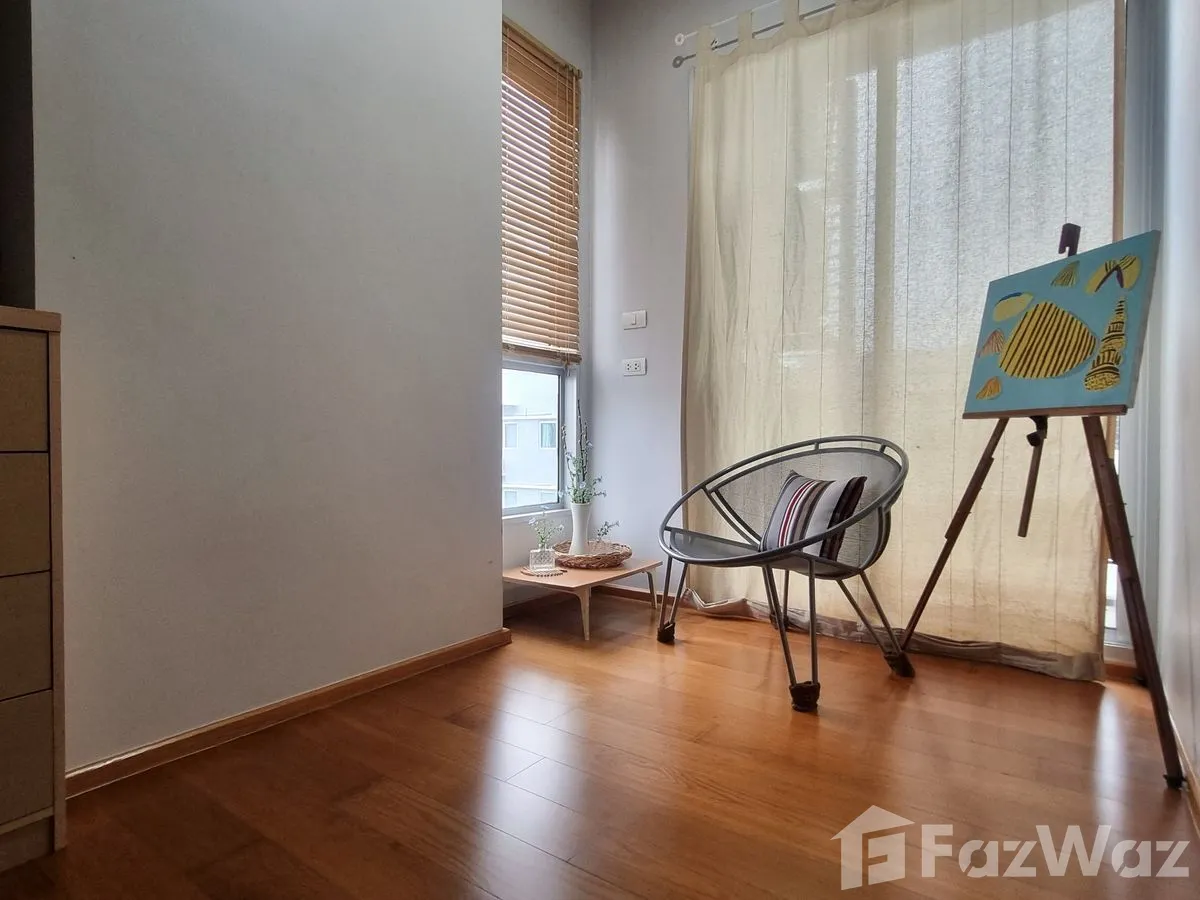 picture Hive Taksin 6249788 - 15/15