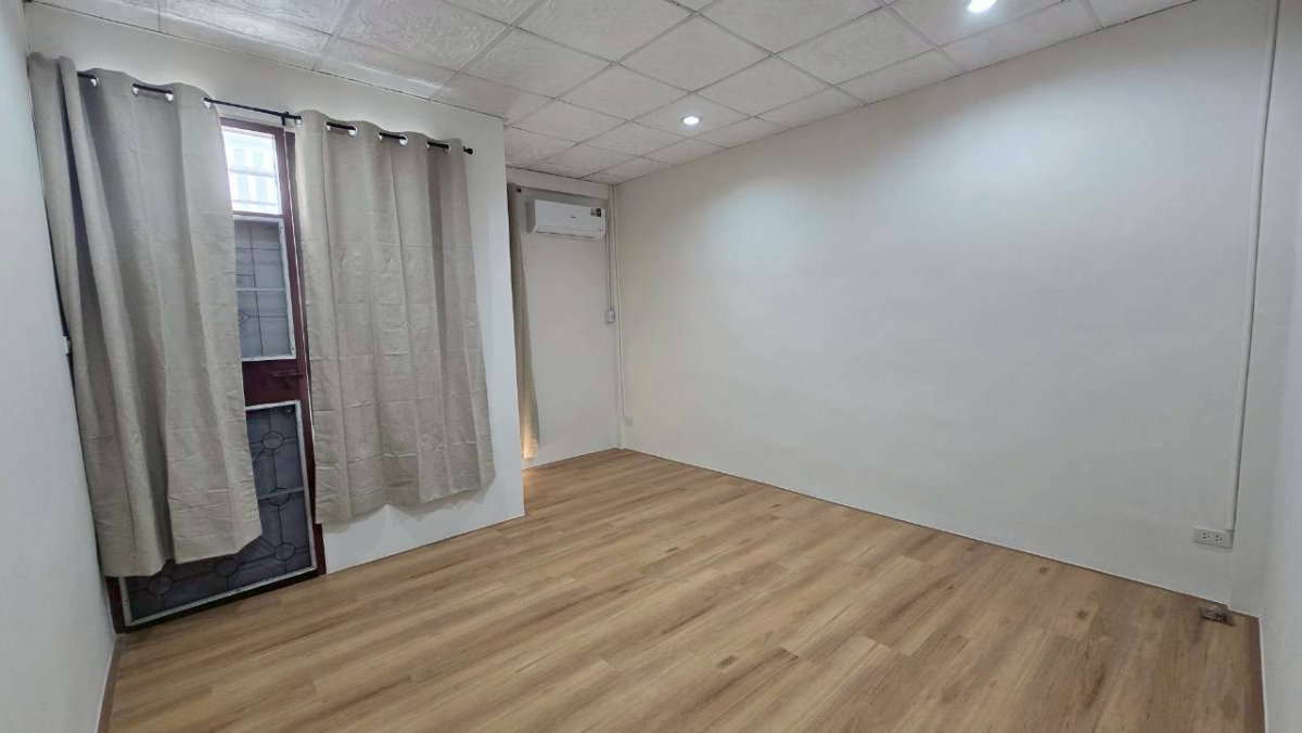รูป 🏡✨ ให้เช่าทาวน์เฮ้าส์ รีโนเวทใหม่ สวย ทำเลอ่อนนุช 48 🏡  2 ห้องนอน | 2 ห้องน้ำ | 2 แอร์ เลี้ยงสัตว์ได้ - รูปที่ 6/12