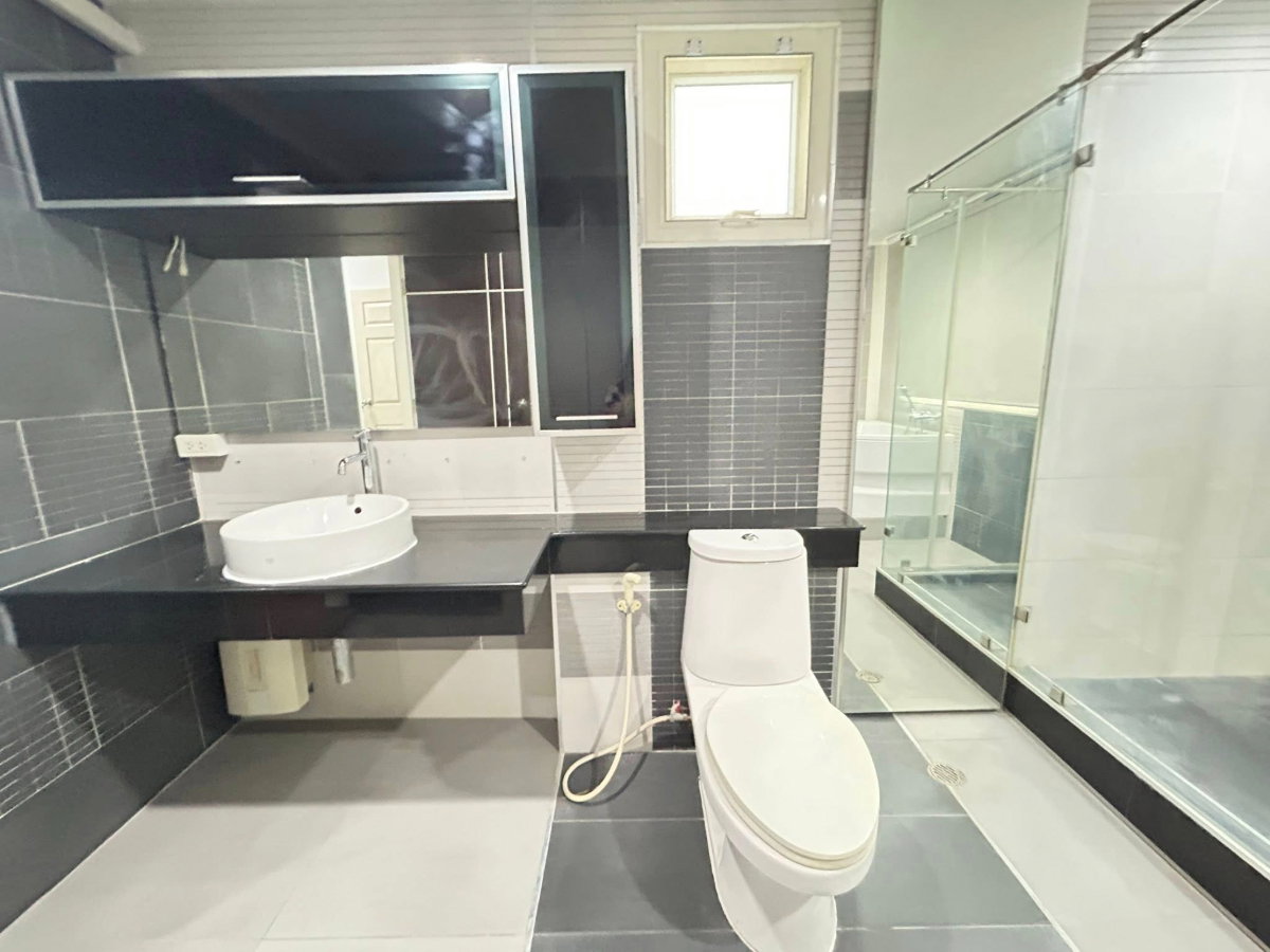 รูป WS7402 🏡🔥 บ้านเดี่ยวหรู 3 ชั้น ประชาราษฎร์บำเพ็ญ 10 ใกล้ MRT ห้วยขวาง เพียง 70,000 บาท / เดือน - รูปที่ 16/19