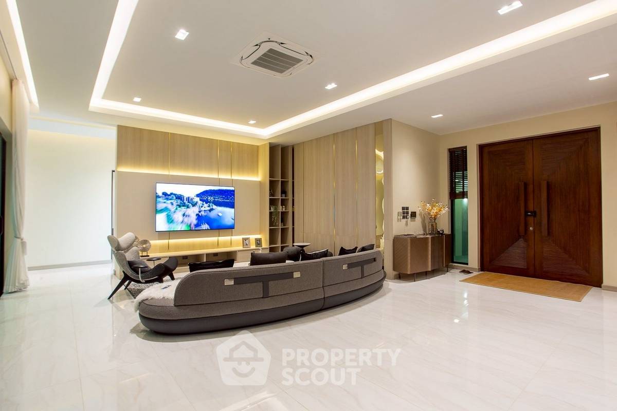 รูป วิลล่า 3-ห้องนอน ที่ ปาล์มฮิลส์ กอล์ฟ คลับ แอนด์ เรสซิเดนซ์ ใกล้ เดอะ เวเนเซีย (ID 2880409) - รูปที่ 32/32